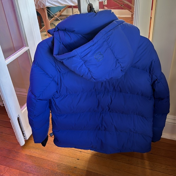 Aritzia Super Puff Down Jacket - Picture 2 of 3
